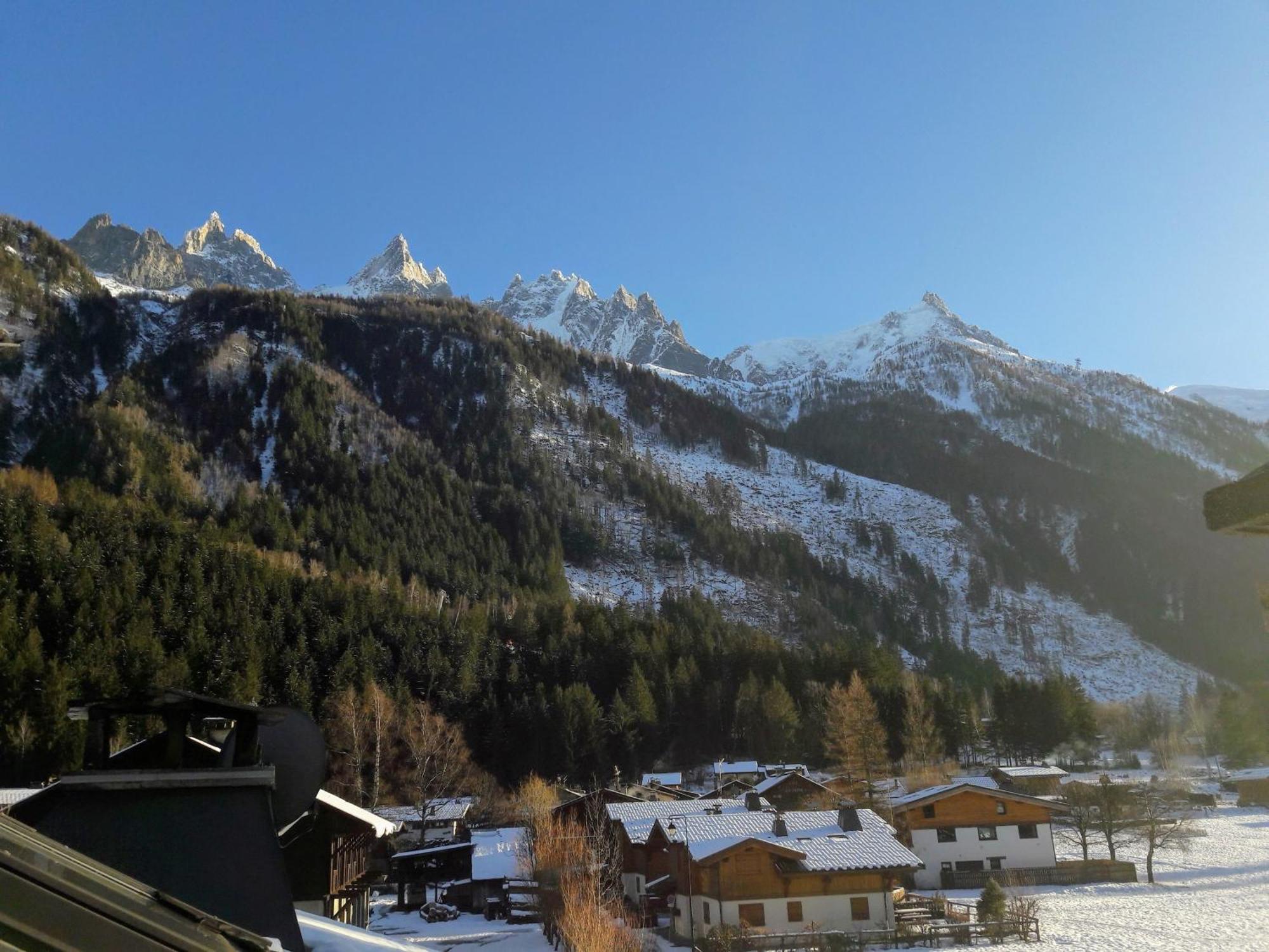 Le Chamoniard Volant Hostel Chamonix Exterior photo